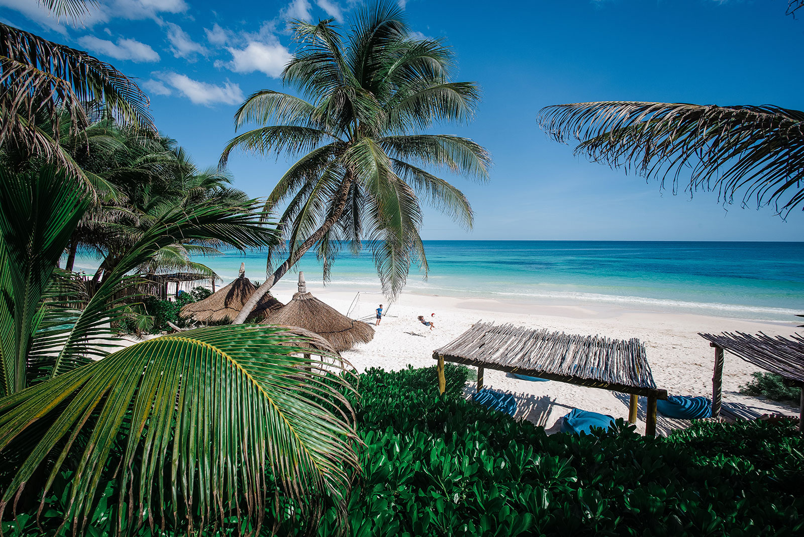 Mahayana Tulum Beach Homes in Tulum Beach and sun loungers