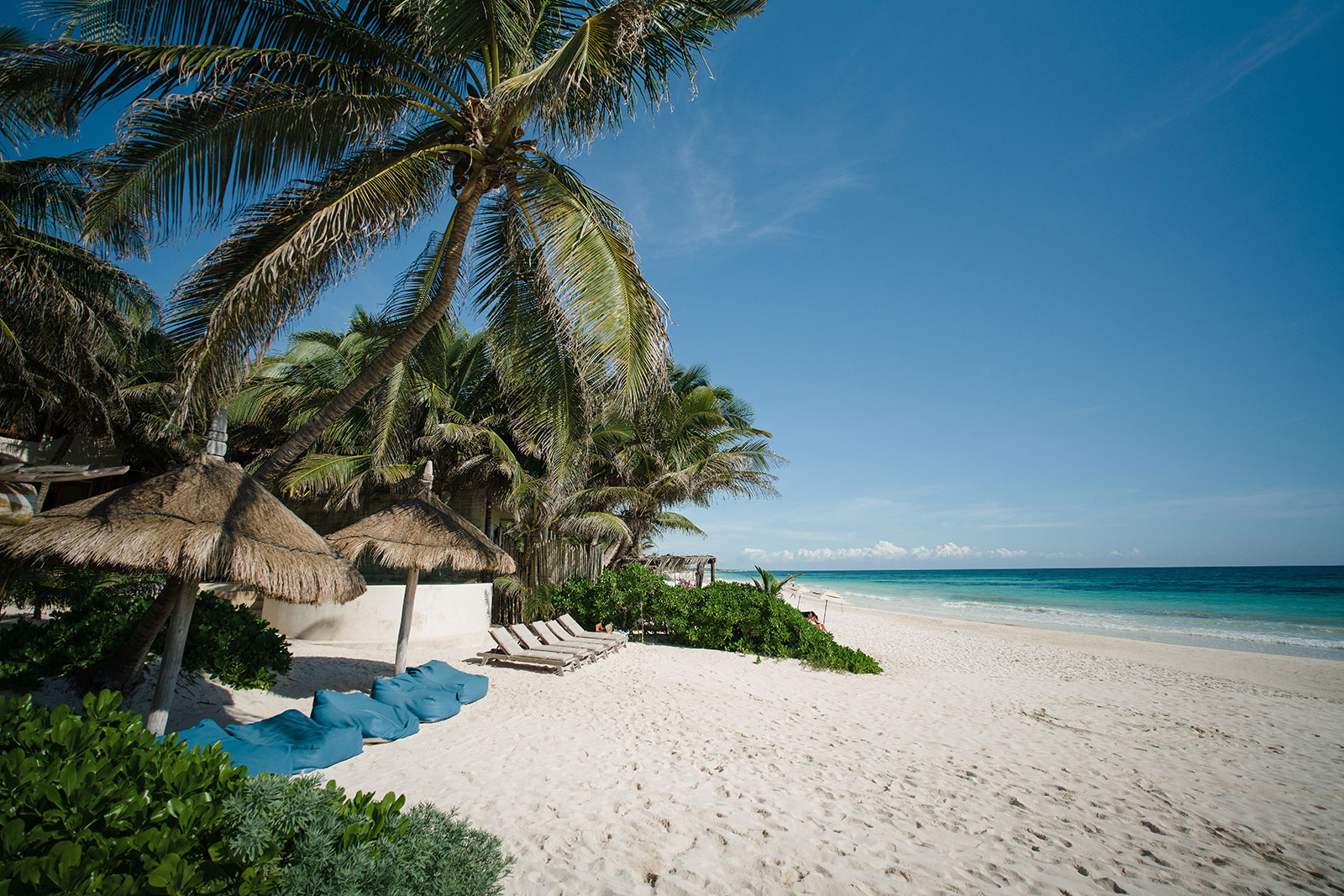 Mahayana Tulum Beach Homes in Tulum Beach and sun loungers