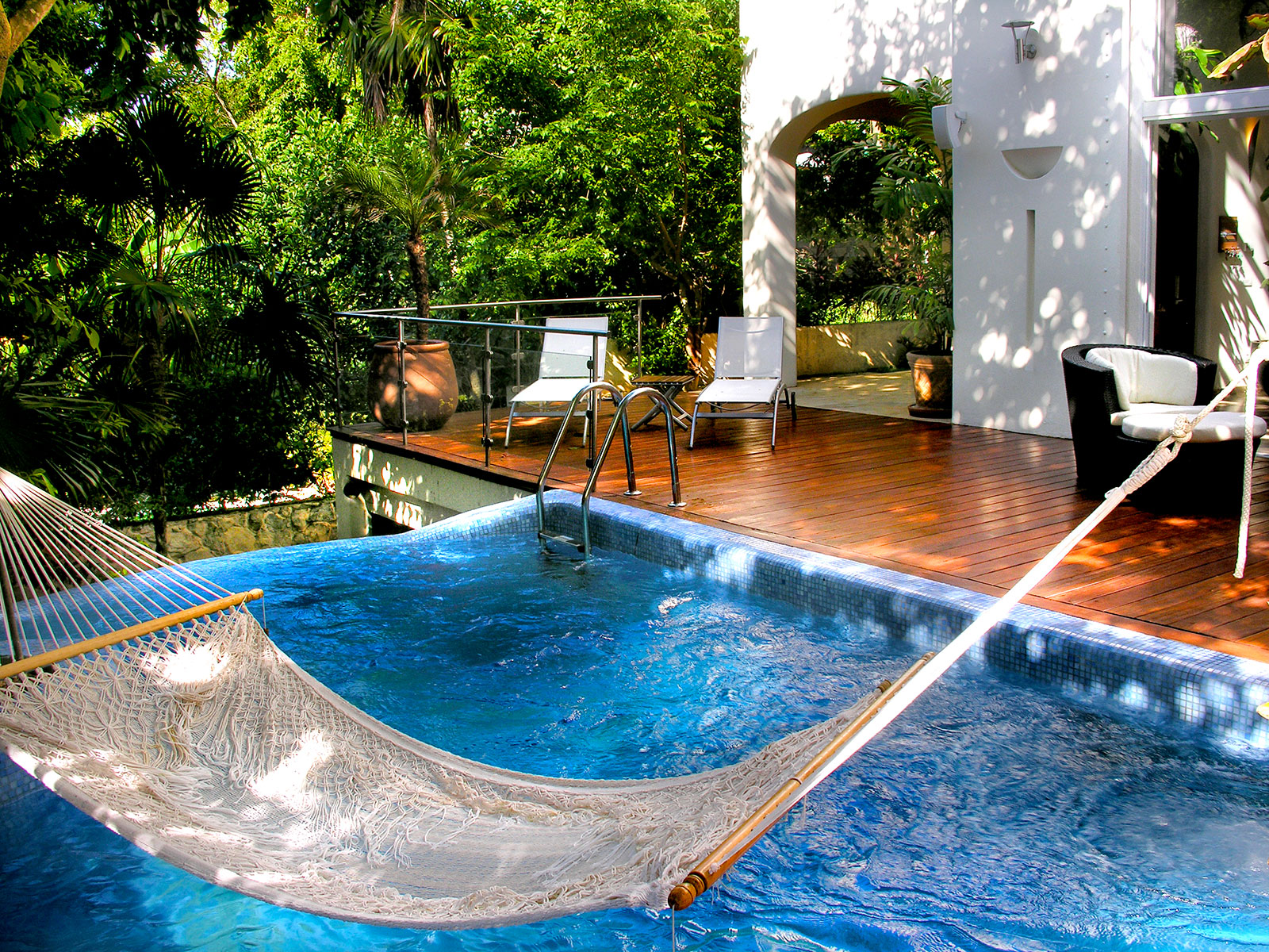 Casa Los Charcos in Playa del Carmen Swimming pool with hammock