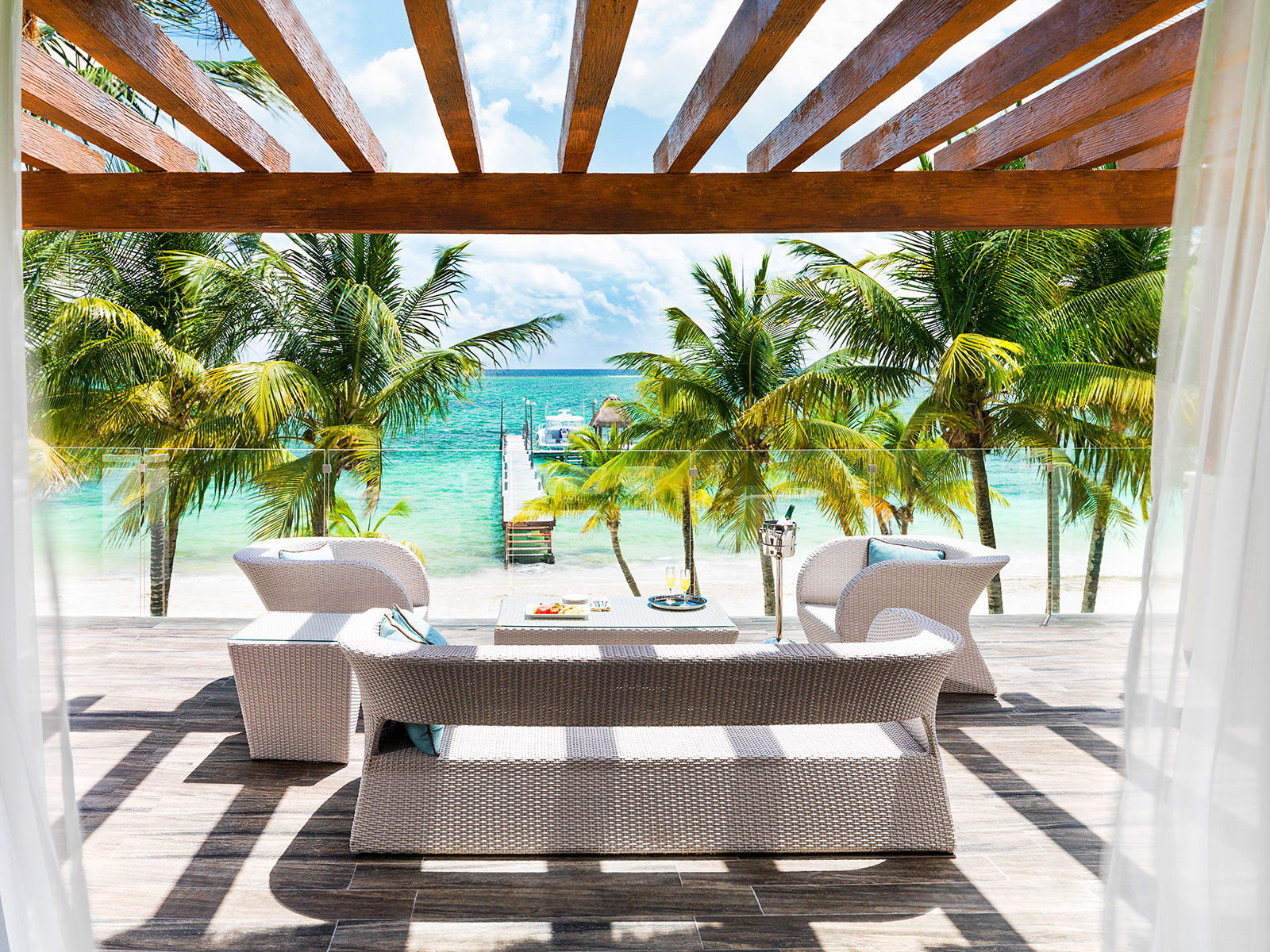 Azul Esmeralda in Puerto Morelos Outdoor living with ocean view