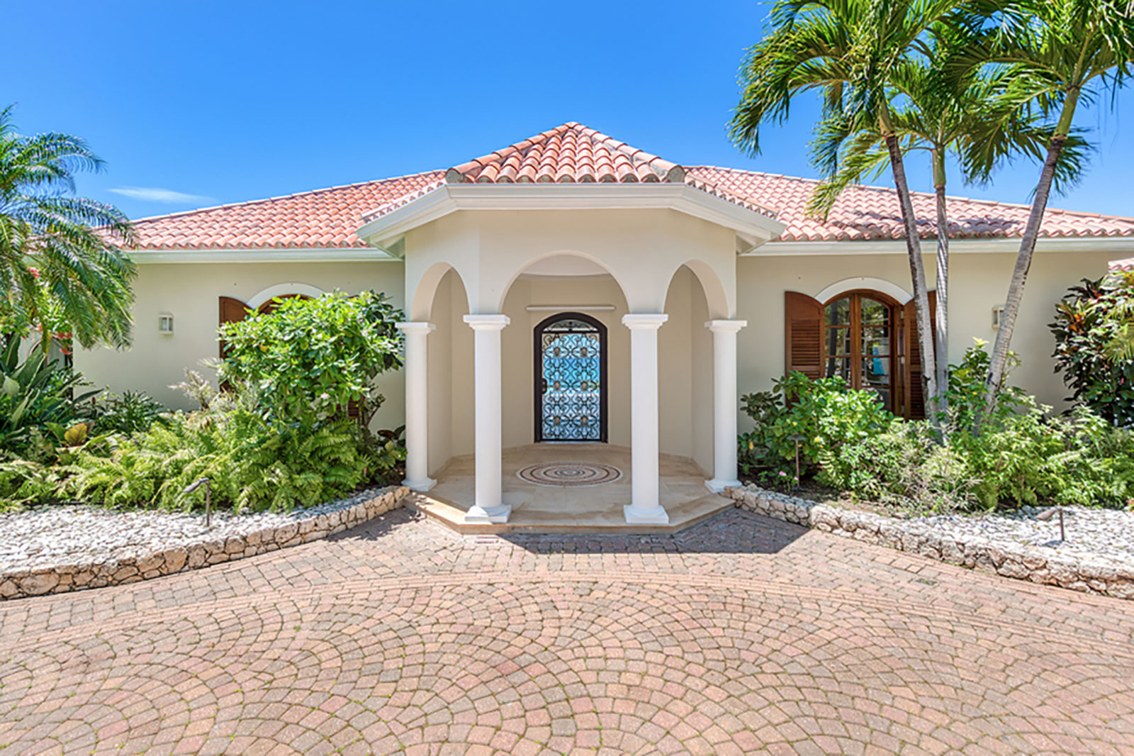 Maya_Luxe_St_Martin_Luxe_Villas_Experiences_Villa_La_Dacha_11