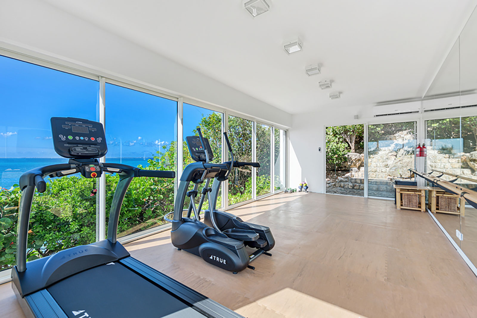 Maya_Luxe_St_Martin_Luxe_Villas_Experiences_Villa_La_Dacha_32