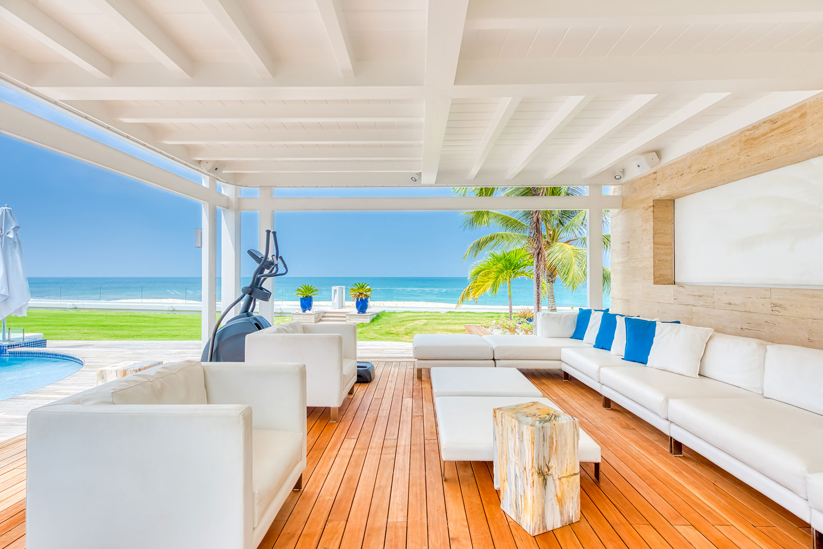 Maya_Luxe_St_Martin_Luxe_Villas_Experiences_Villa_C'est_la_Vie_13
