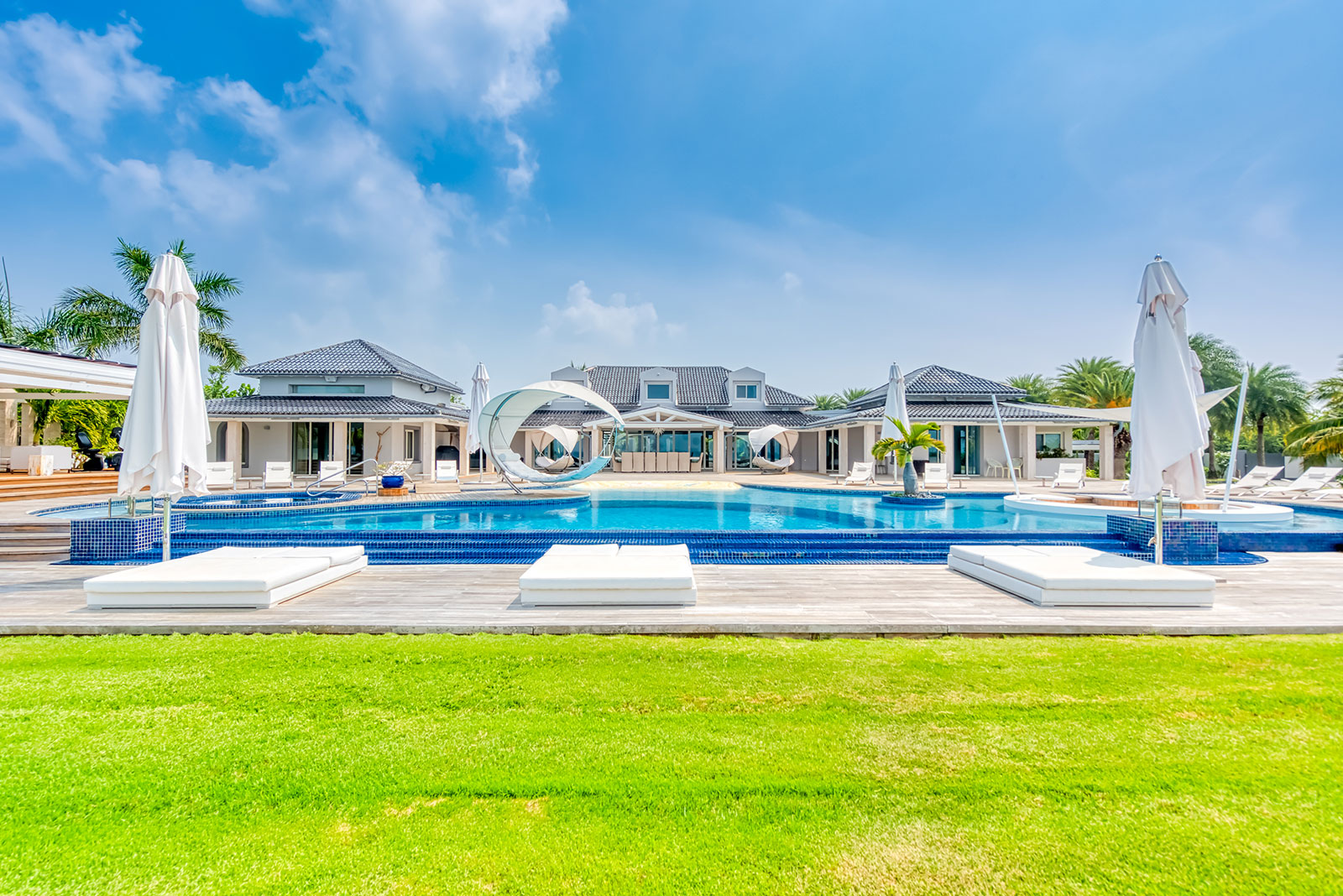Maya_Luxe_St_Martin_Luxe_Villas_Experiences_Villa_C'est_la_Vie_9
