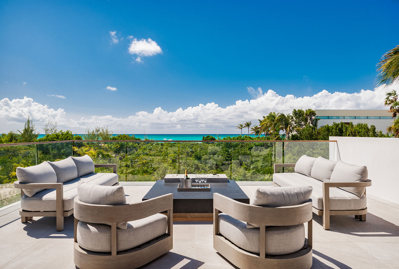Maya_Luxe_Turks_and_Caicos_Luxury_Villas_Experiences_Aqua_Verde_16