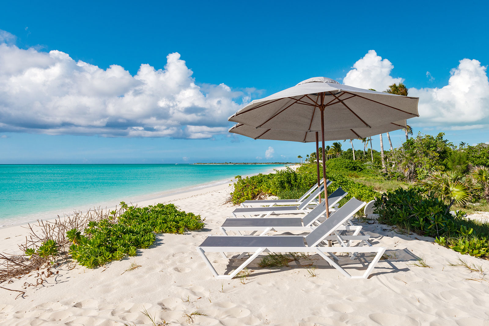 Maya_Luxe_Turks_and_Caicos_Luxury_Villas_Experiences_Aqua_Verde_1HERO2
