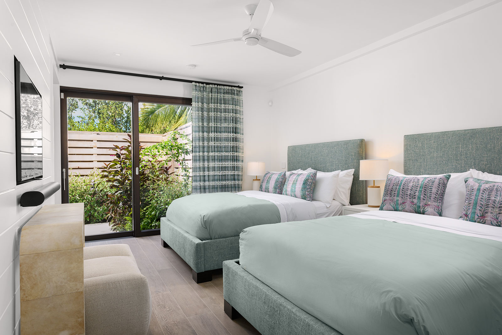 Maya_Luxe_Turks_and_Caicos_Luxury_Villas_Experiences_Aqua_Verde_23