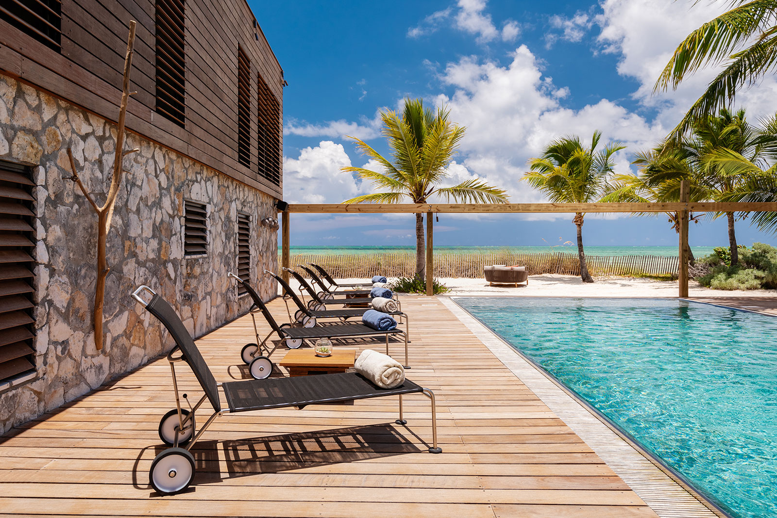 Maya_Luxe_Turks_and_Caicos_Luxury_Villas_Experiences_Silver_Sands_7