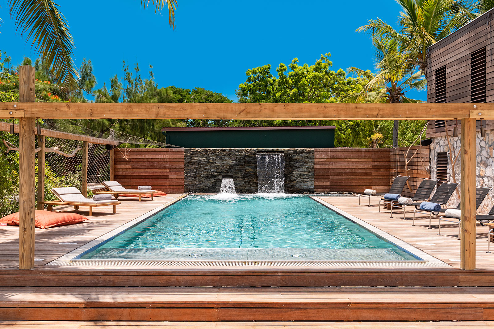 Maya_Luxe_Turks_and_Caicos_Luxury_Villas_Experiences_Silver_Sands_8