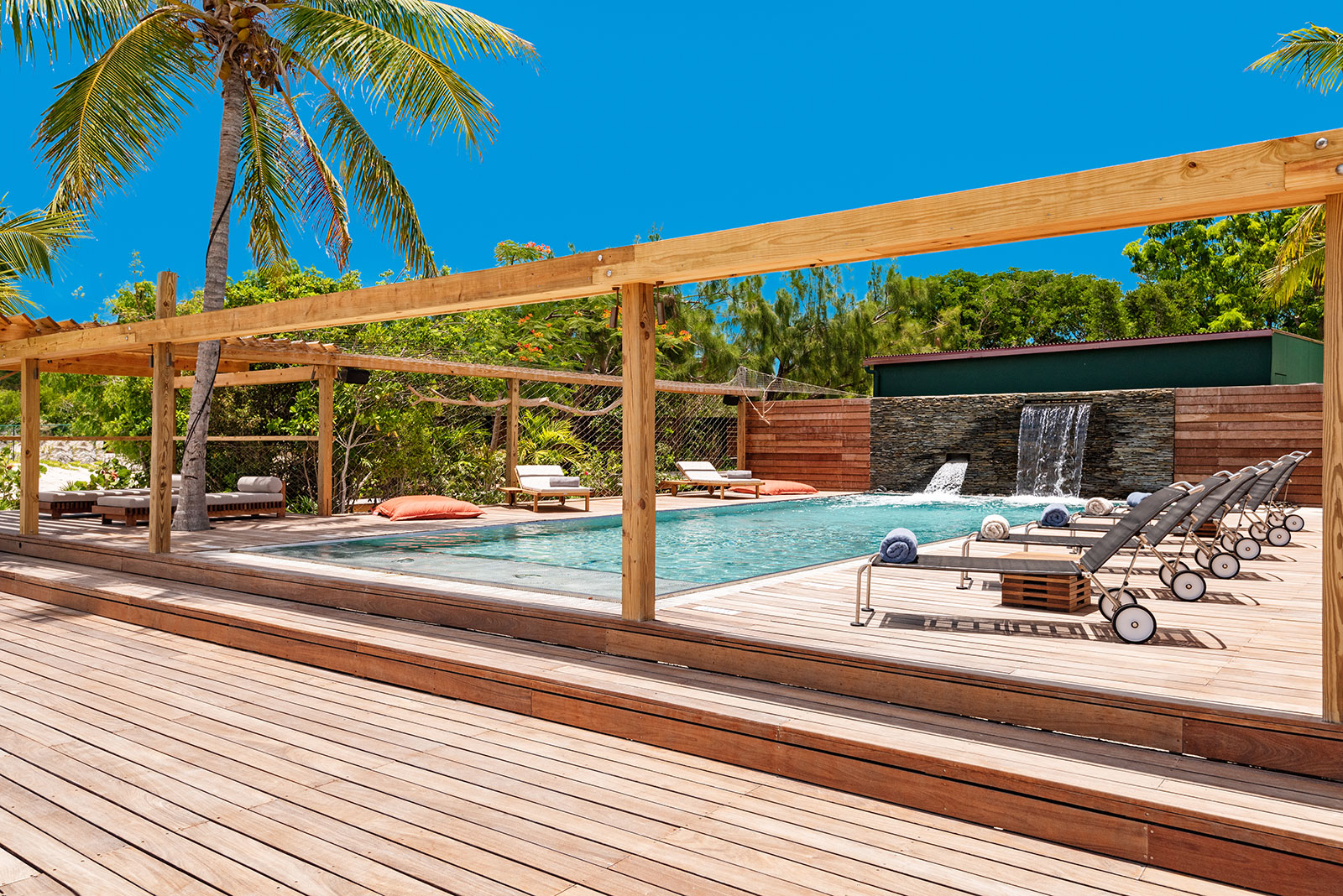 Maya_Luxe_Turks_and_Caicos_Luxury_Villas_Experiences_Silver_Sands_9