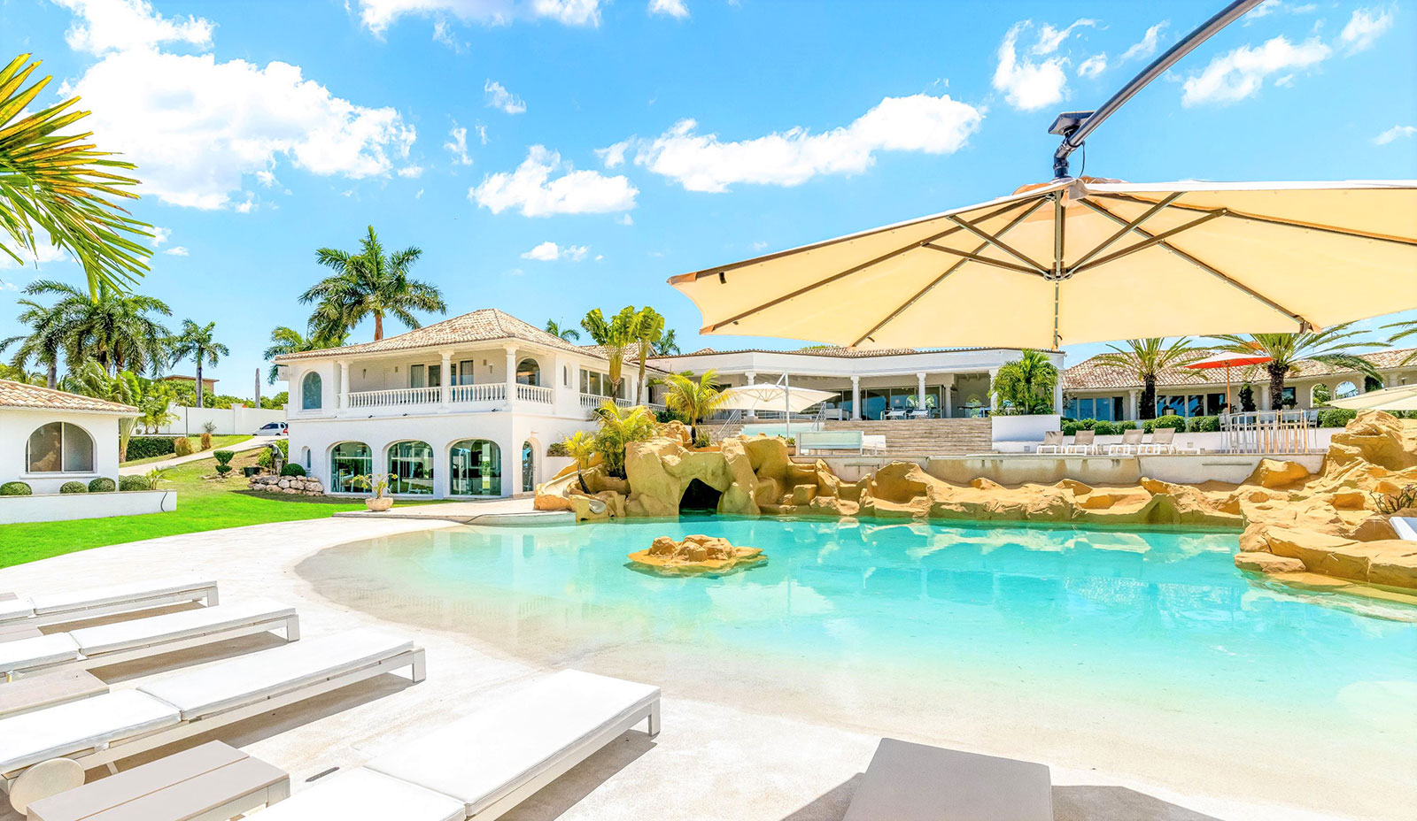 Maya_Luxe_Luxury_Villas_Experiences_St_Martin_VIlla_Sandyline_Copy-of-2
