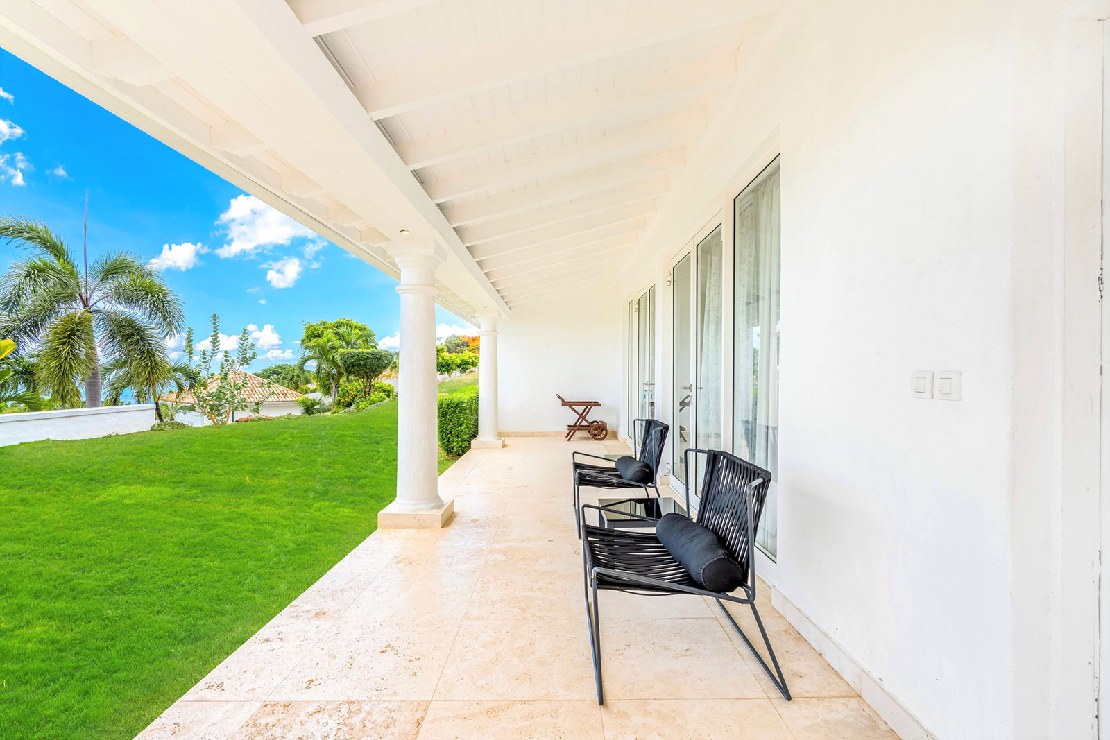Maya_Luxe_Luxury_Villas_Experiences_St_Martin_VIlla_Sandyline_Copy-of-43