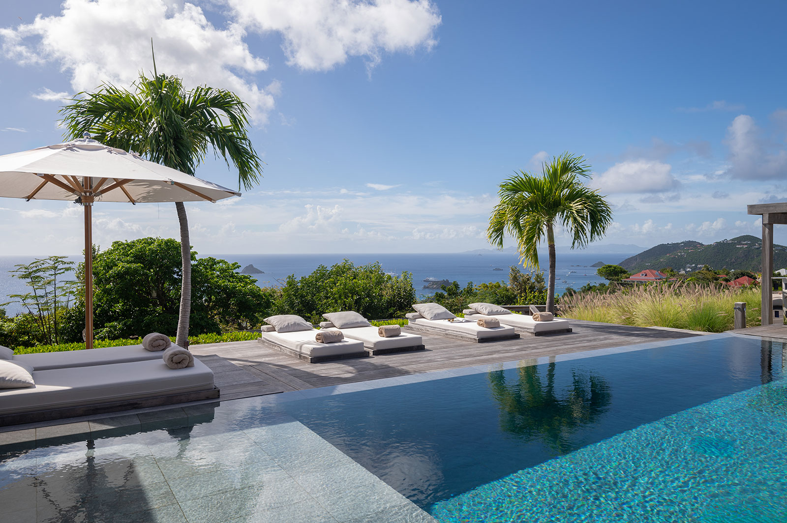 Maya_Luxe_Luxury_Villas_Experiences_St_Barths_Floating_garden_2