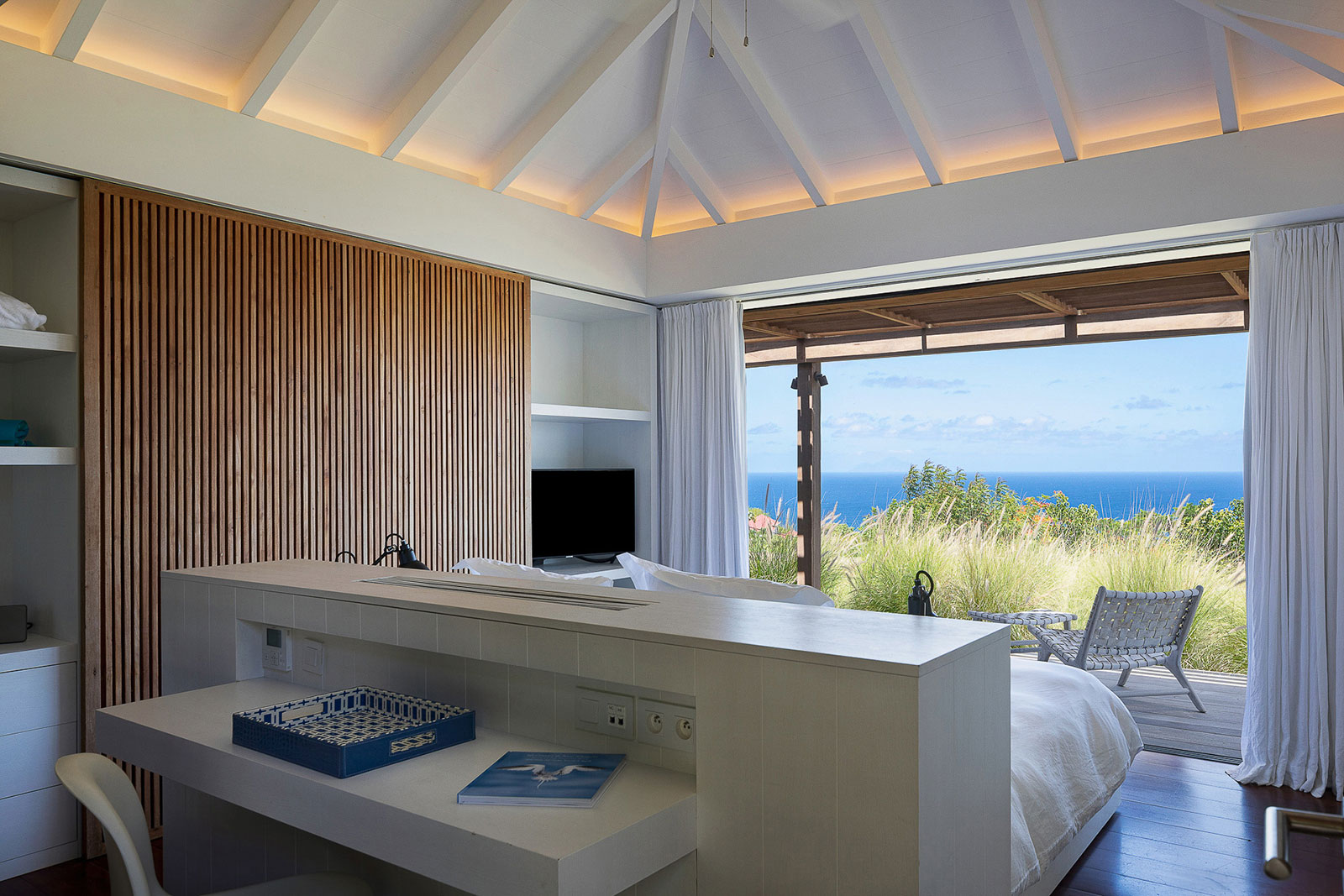 Maya_Luxe_Luxury_Villas_Experiences_St_Barths_Floating_garden_31