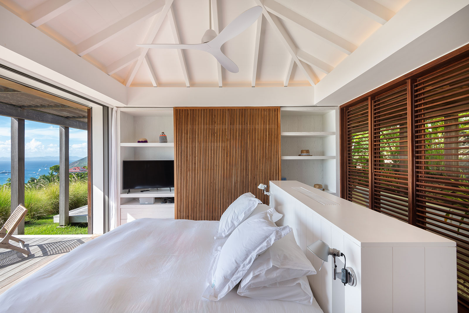 Maya_Luxe_Luxury_Villas_Experiences_St_Barths_Floating_garden_37