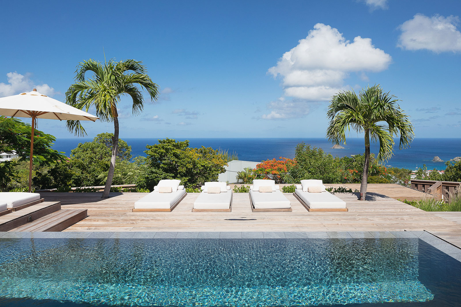 Maya_Luxe_Luxury_Villas_Experiences_St_Barths_Floating_garden_4