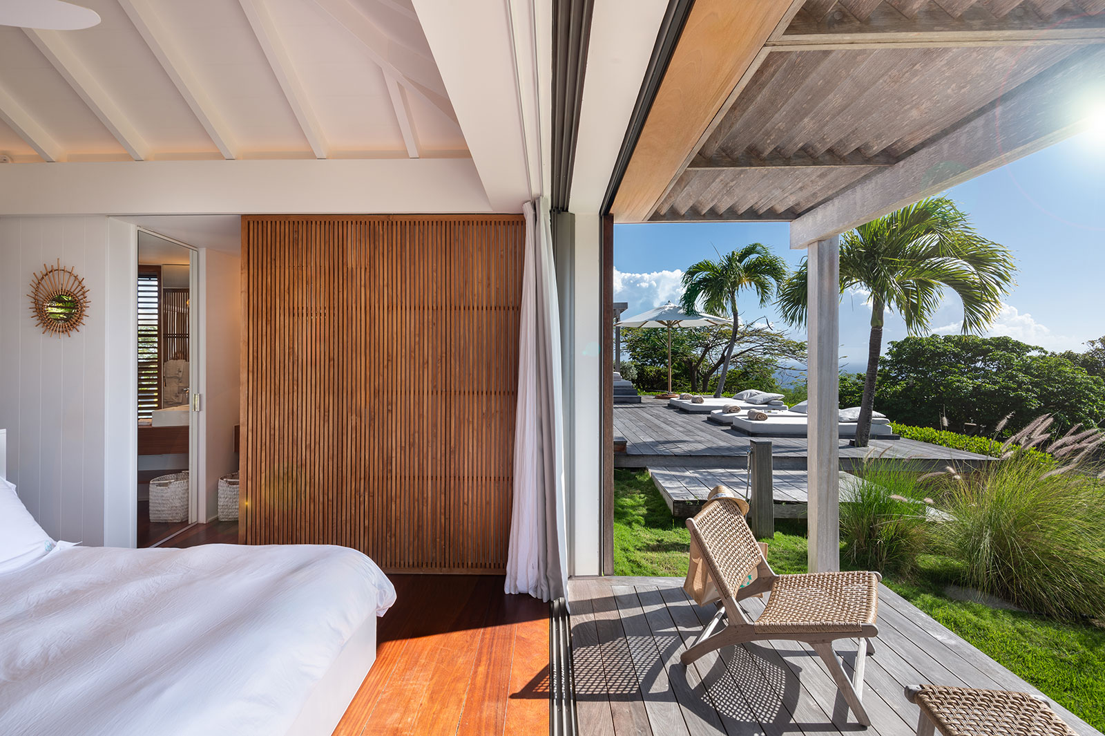 Maya_Luxe_Luxury_Villas_Experiences_St_Barths_Floating_garden_40.1