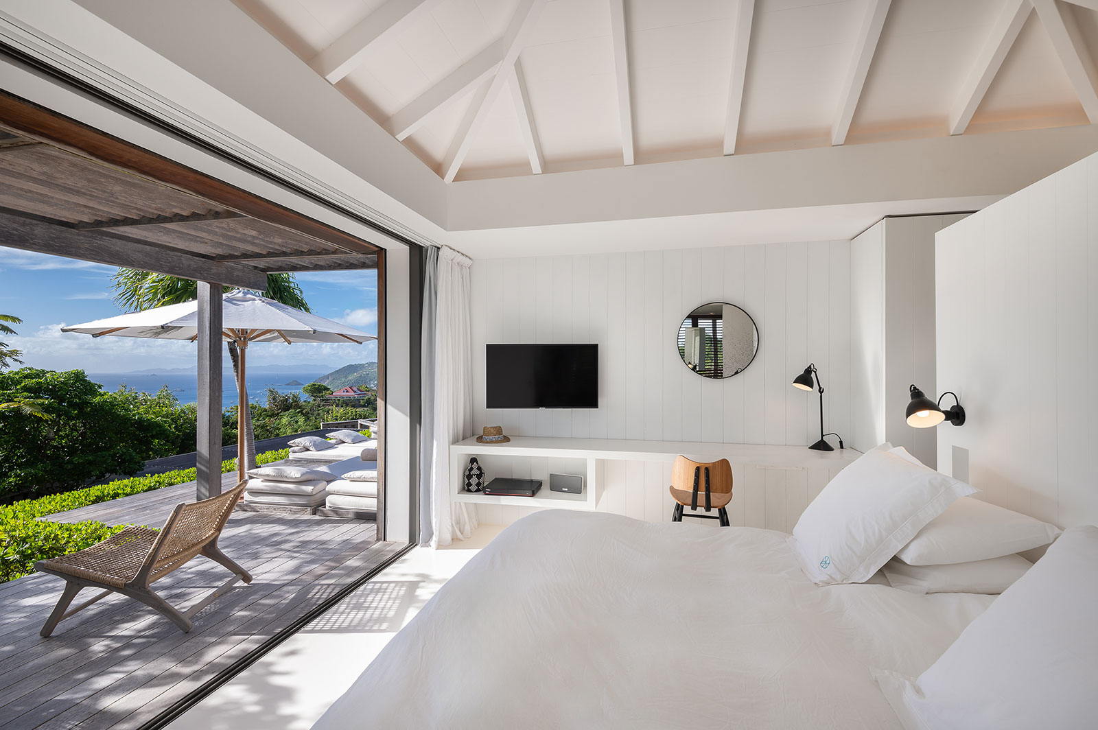 Maya_Luxe_Luxury_Villas_Experiences_St_Barths_Floating_garden_46