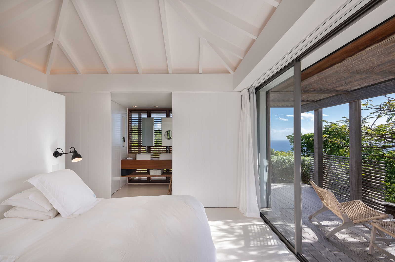 Maya_Luxe_Luxury_Villas_Experiences_St_Barths_Floating_garden_47
