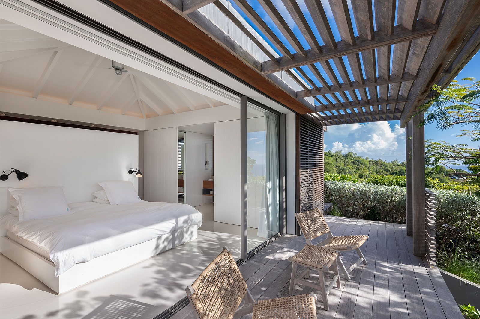 Maya_Luxe_Luxury_Villas_Experiences_St_Barths_Floating_garden_49