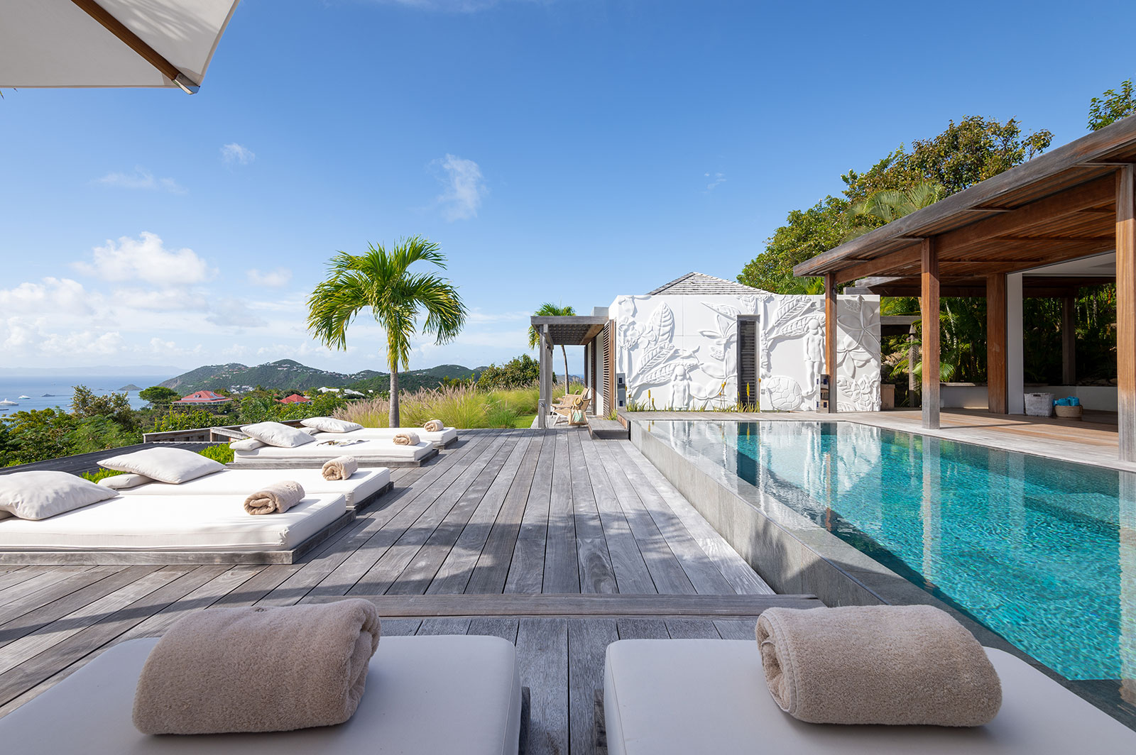 Maya_Luxe_Luxury_Villas_Experiences_St_Barths_Floating_garden_5
