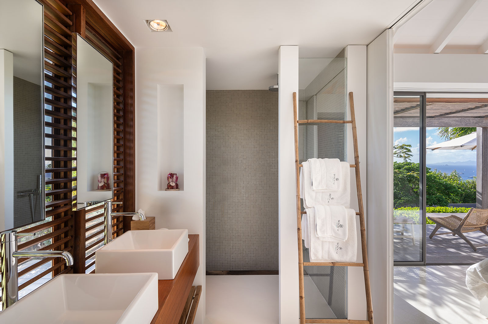 Maya_Luxe_Luxury_Villas_Experiences_St_Barths_Floating_garden_50