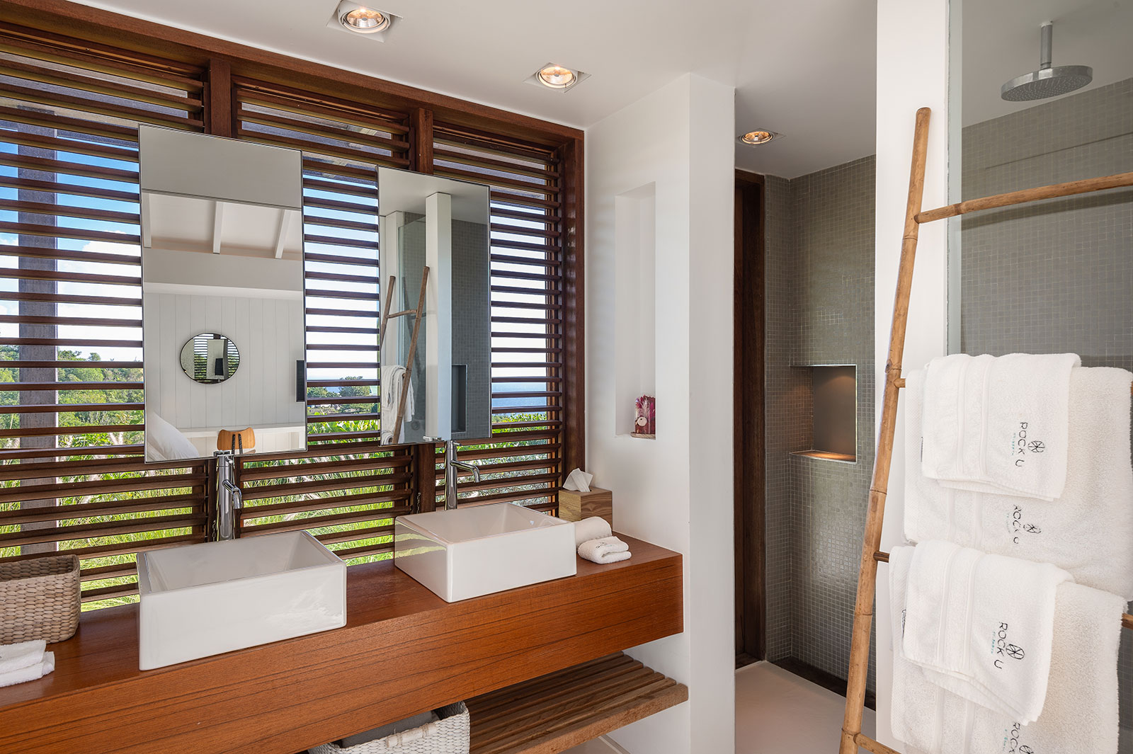 Maya_Luxe_Luxury_Villas_Experiences_St_Barths_Floating_garden_52
