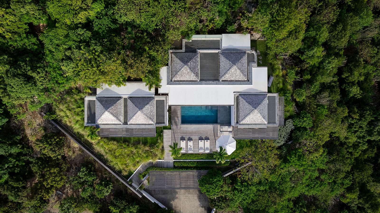 Maya_Luxe_Luxury_Villas_Experiences_St_Barths_Floating_garden_56