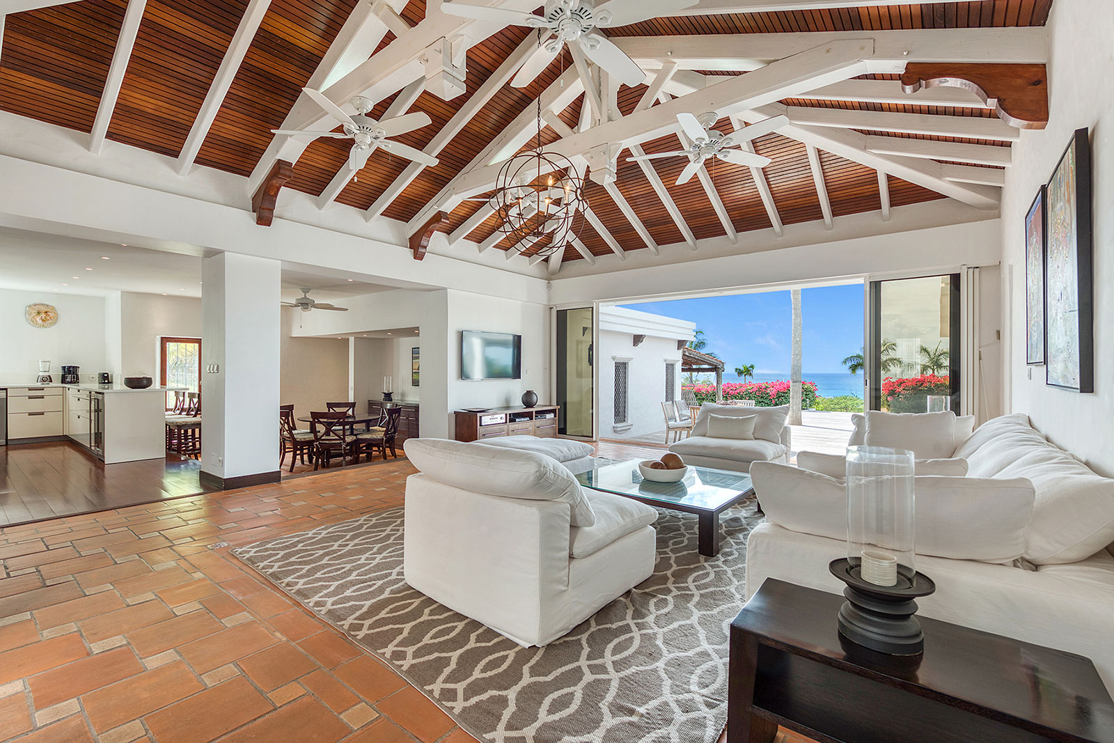 Maya_Luxe_Luxury_Villas_Experiences_St_Martin_La_Hacienda_12_LaHacienda-LivingRoom