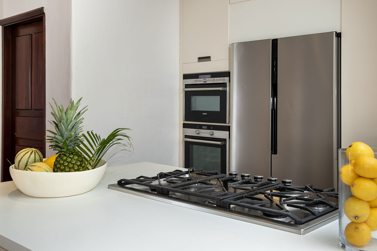 Maya_Luxe_Luxury_Villas_Experiences_St_Martin_La_Hacienda_16_LaHacienda-Kitchen