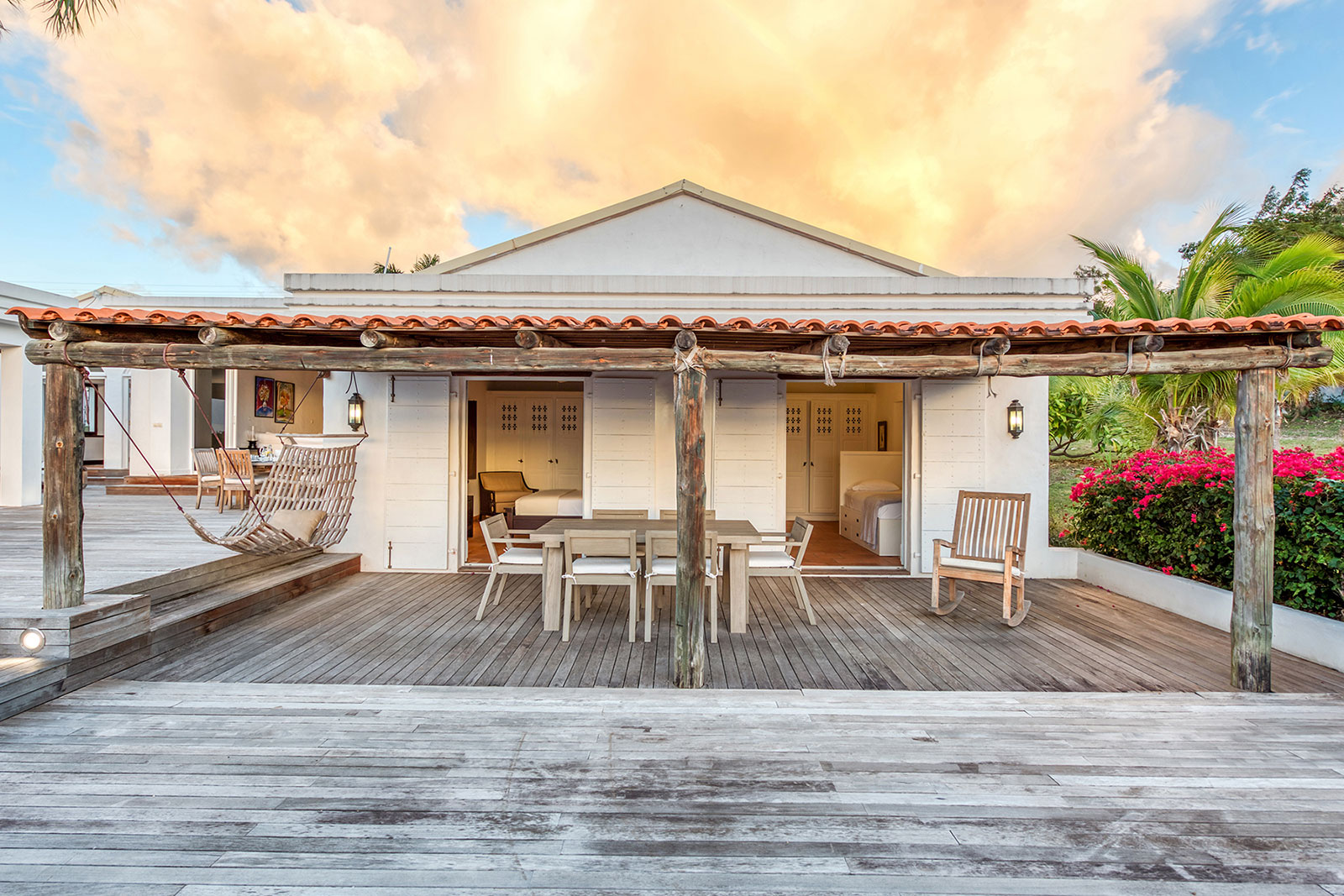 Maya_Luxe_Luxury_Villas_Experiences_St_Martin_La_Hacienda_22_LaHacienda-OutdoorSeating
