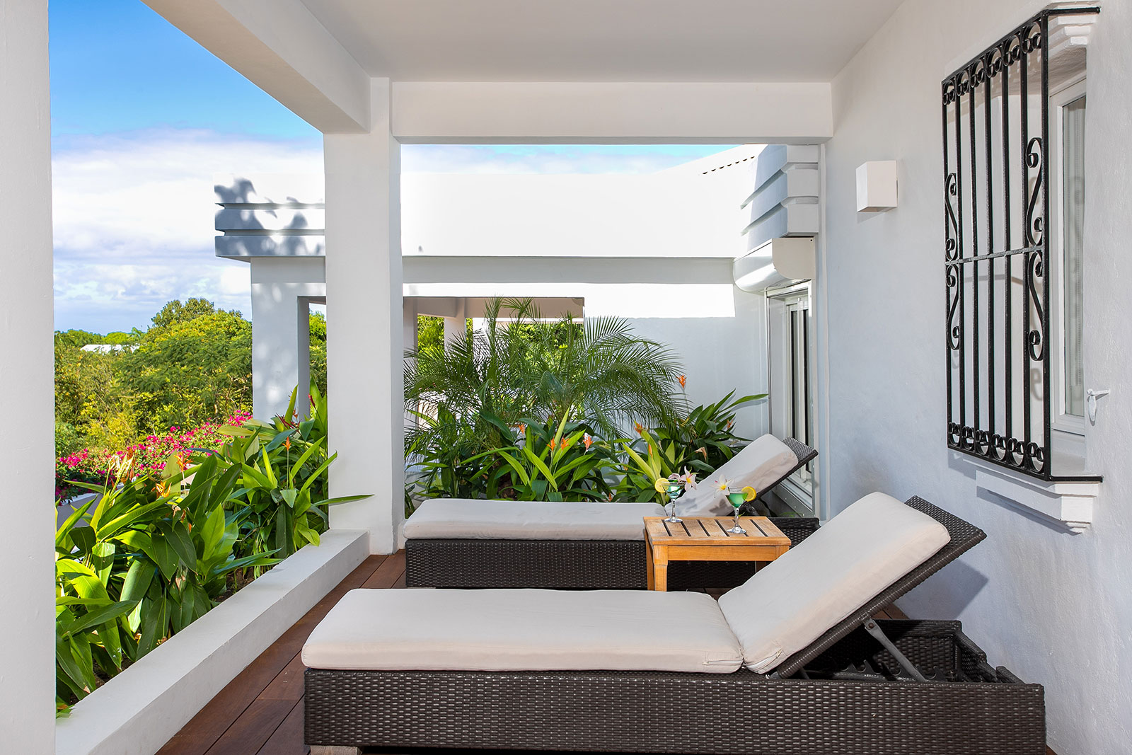 Maya_Luxe_Luxury_Villas_Experiences_St_Martin_La_Hacienda_34_LaHacienda-Bedroom4-(Terrace)
