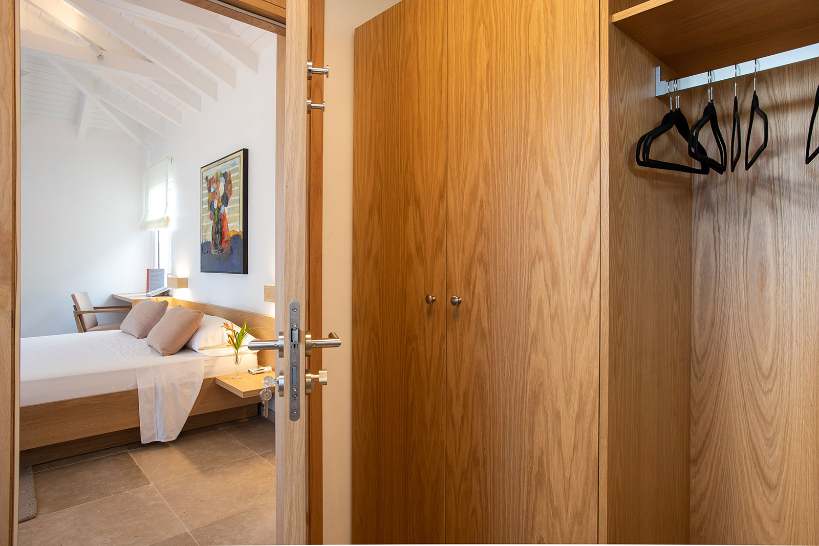 Maya_Luxe_Luxury_Villas_Experiences_St_Martin_La_Hacienda_43_LaHacienda-Bedroom5-(walk-in-closet)