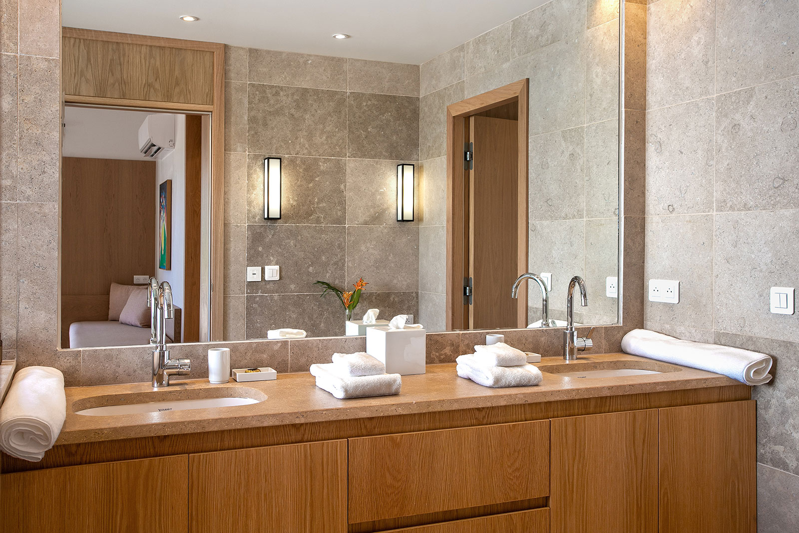 Maya_Luxe_Luxury_Villas_Experiences_St_Martin_La_Hacienda_45_LaHacienda-Bathroom5