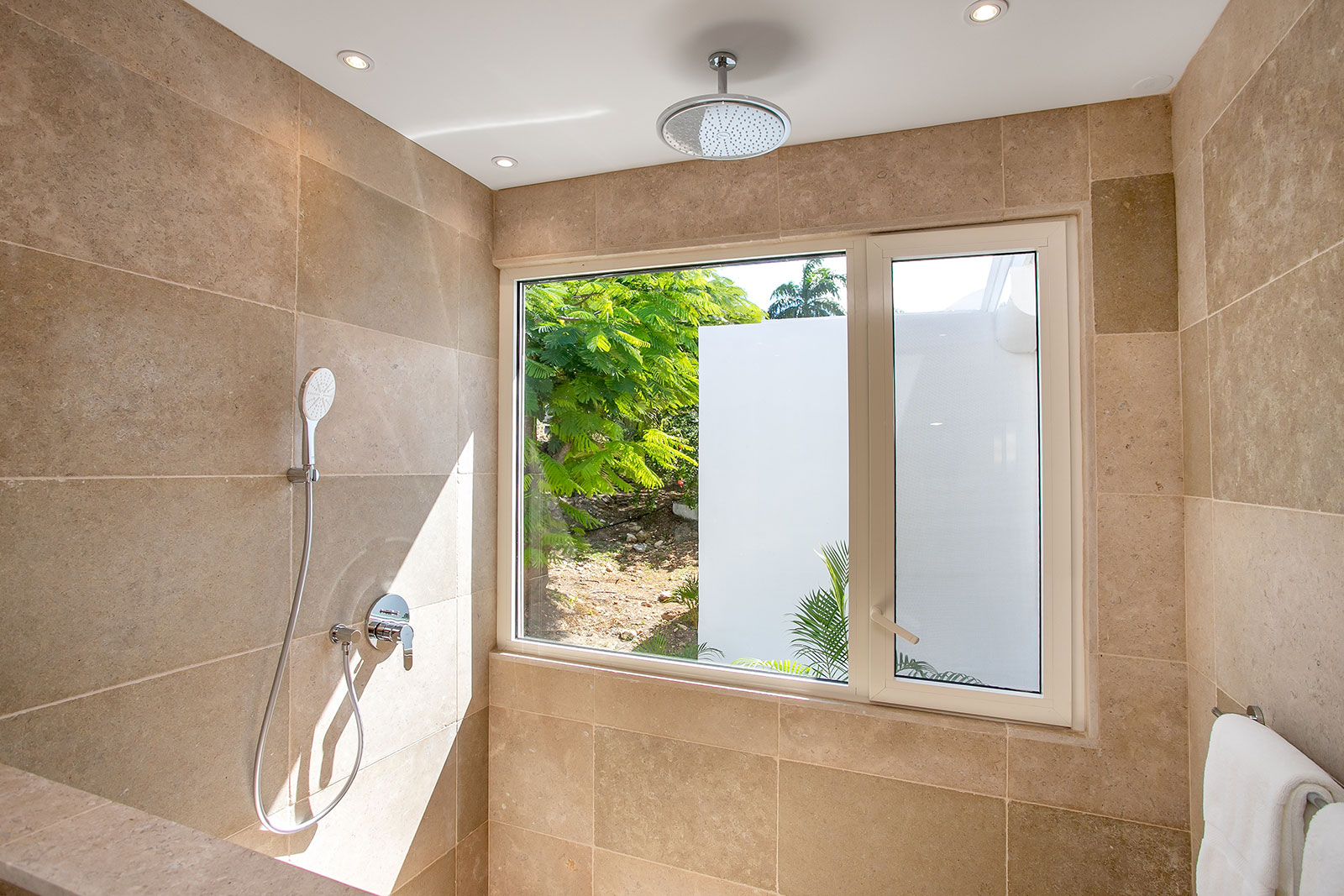 Maya_Luxe_Luxury_Villas_Experiences_St_Martin_La_Hacienda_56_LaHacienda-Bathroom6