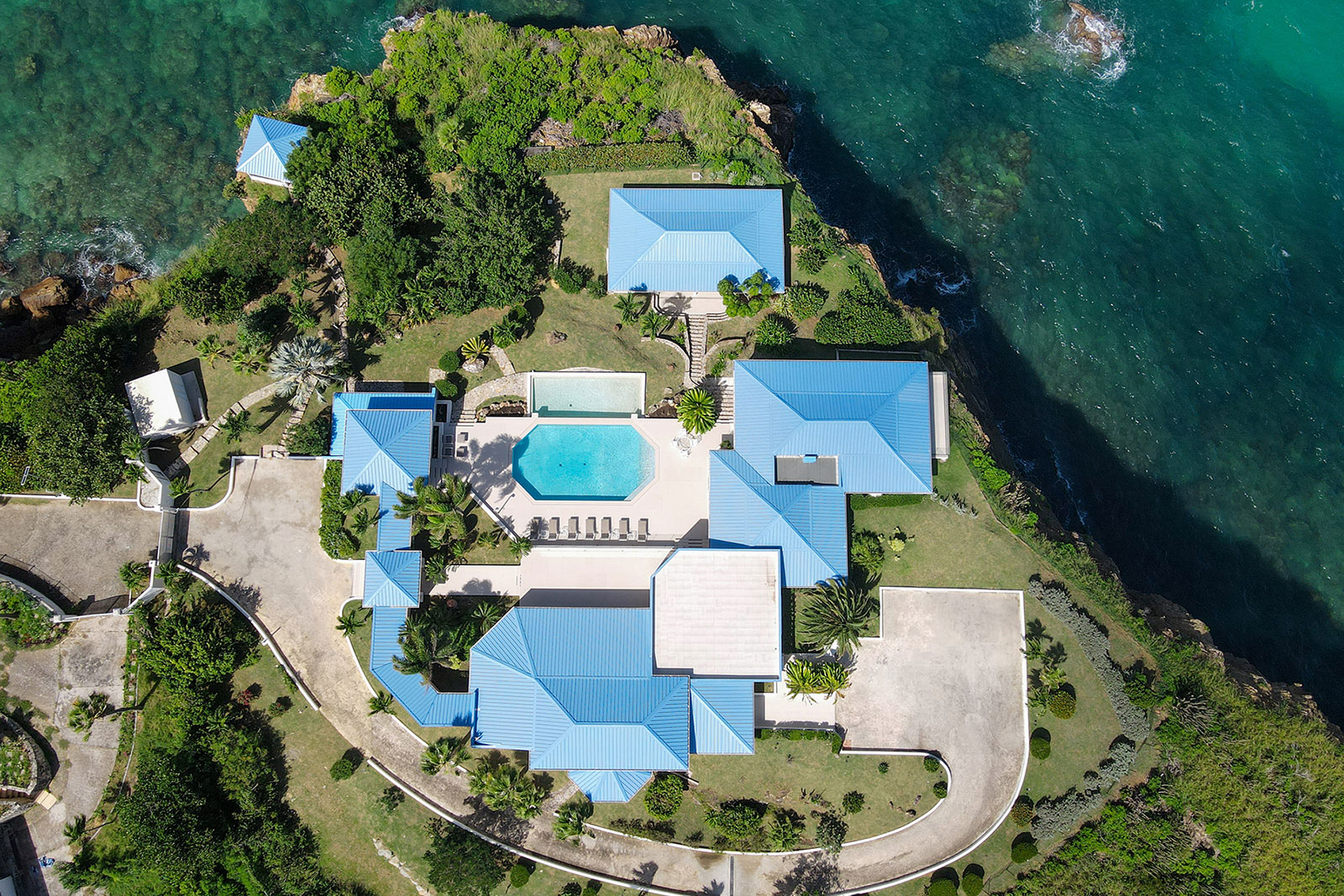 Maya_Luxe_Luxury_Villas_St_Martin_11-Espritdelamer-Drone