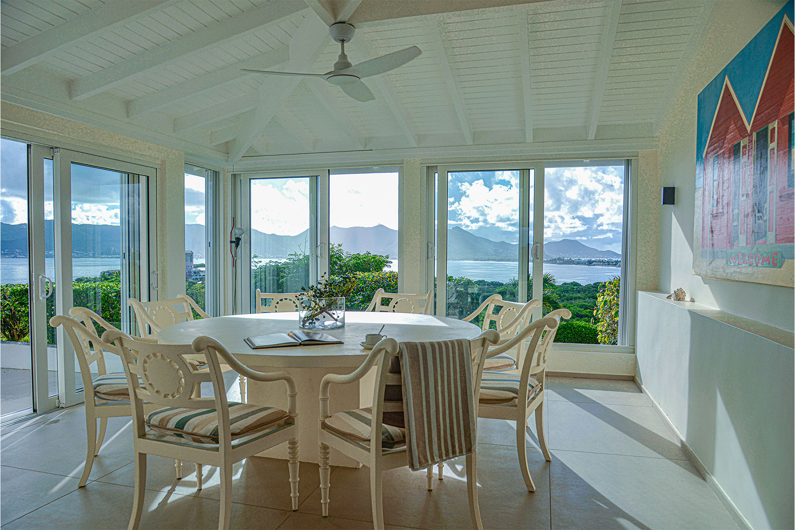 Maya_Luxe_Luxury_Villas_St_Martin_17-EspritdelaMer-DiningArea