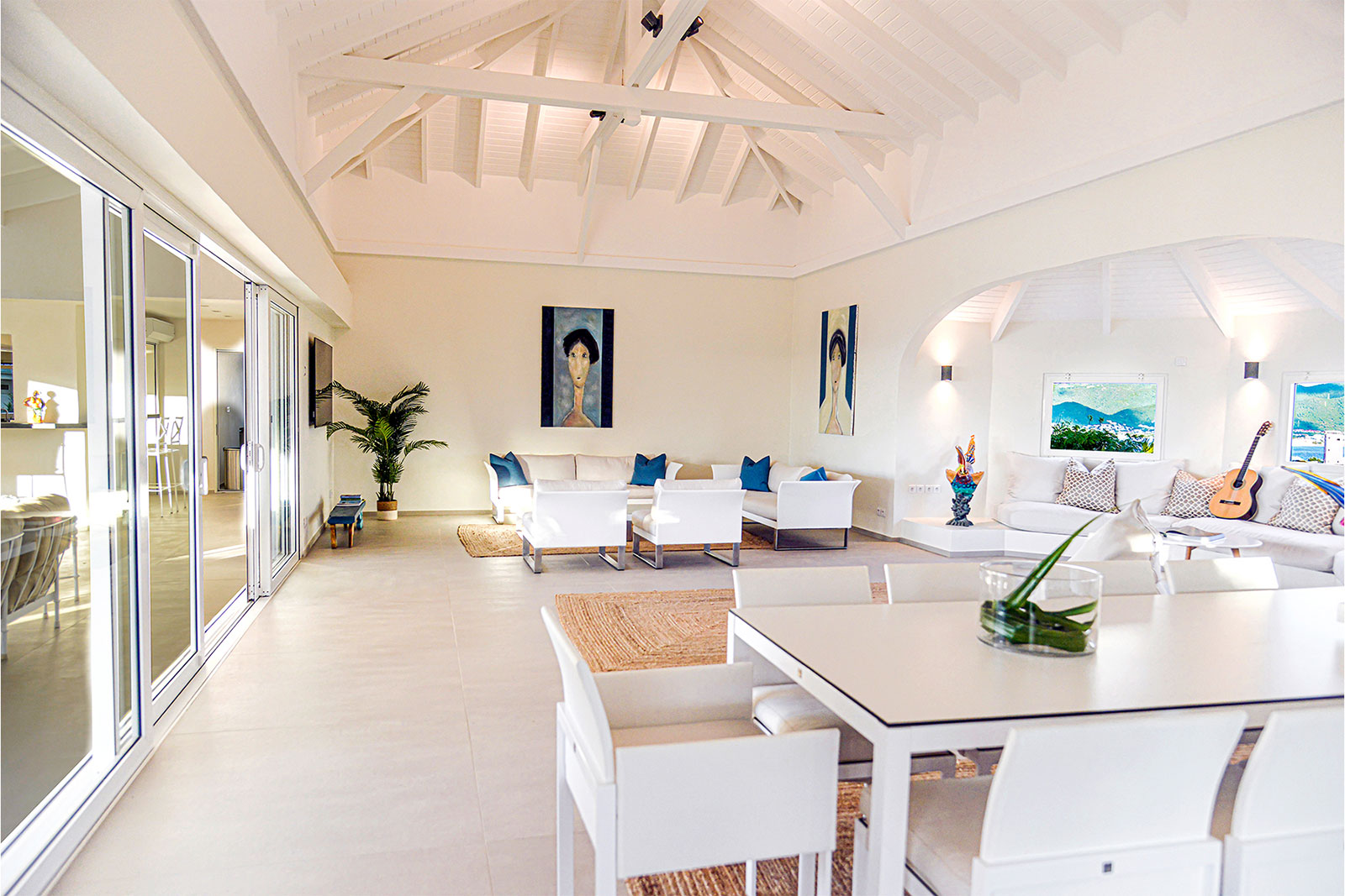 Maya_Luxe_Luxury_Villas_St_Martin_18-EspritdelaMer-LivingRoom