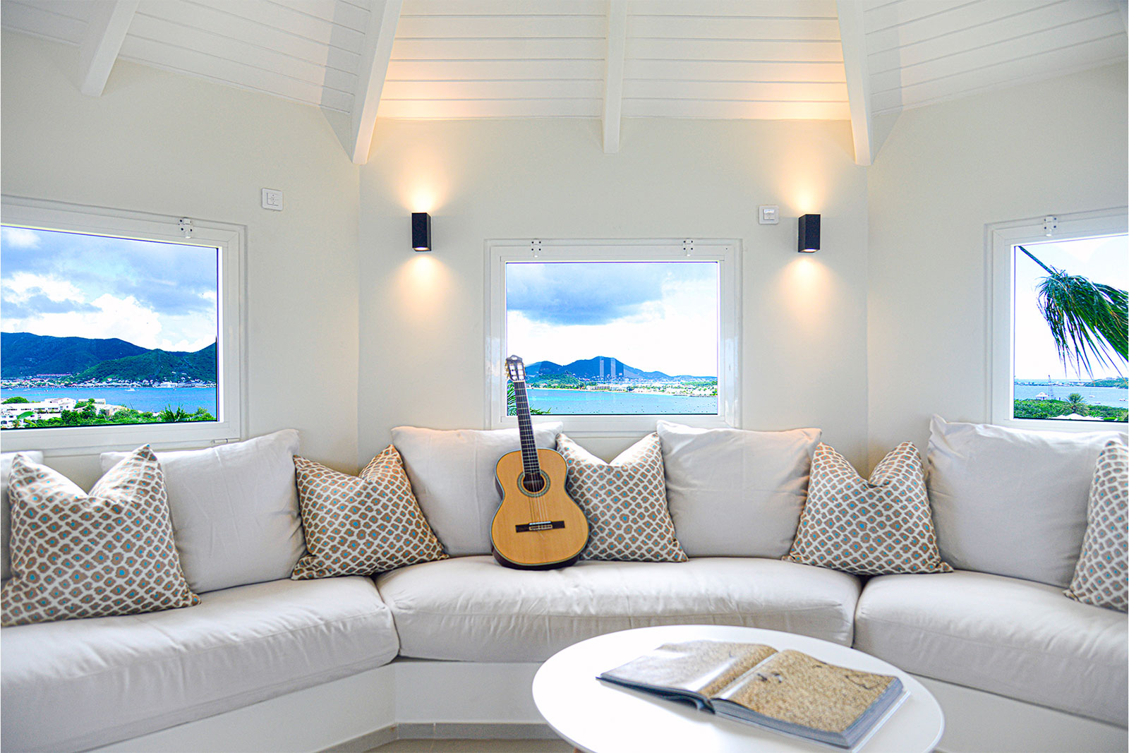 Maya_Luxe_Luxury_Villas_St_Martin_20-EspritdelaMer-LivingRoom
