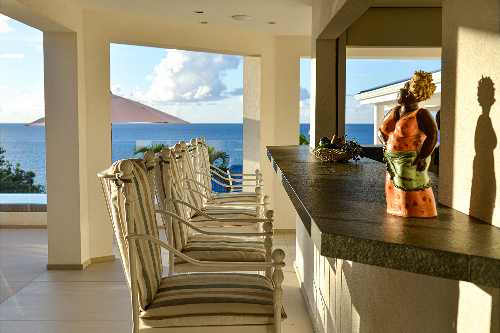 Maya_Luxe_Luxury_Villas_St_Martin_24-EspritdelaMer-Kitchen