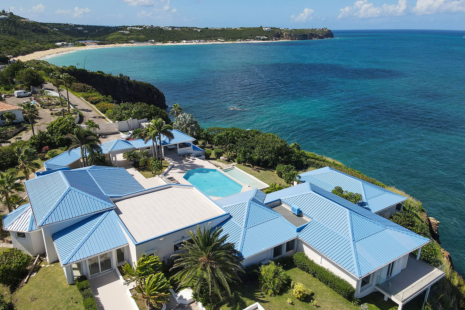 Maya_Luxe_Luxury_Villas_St_Martin_3-EspritdelaMer-Drone