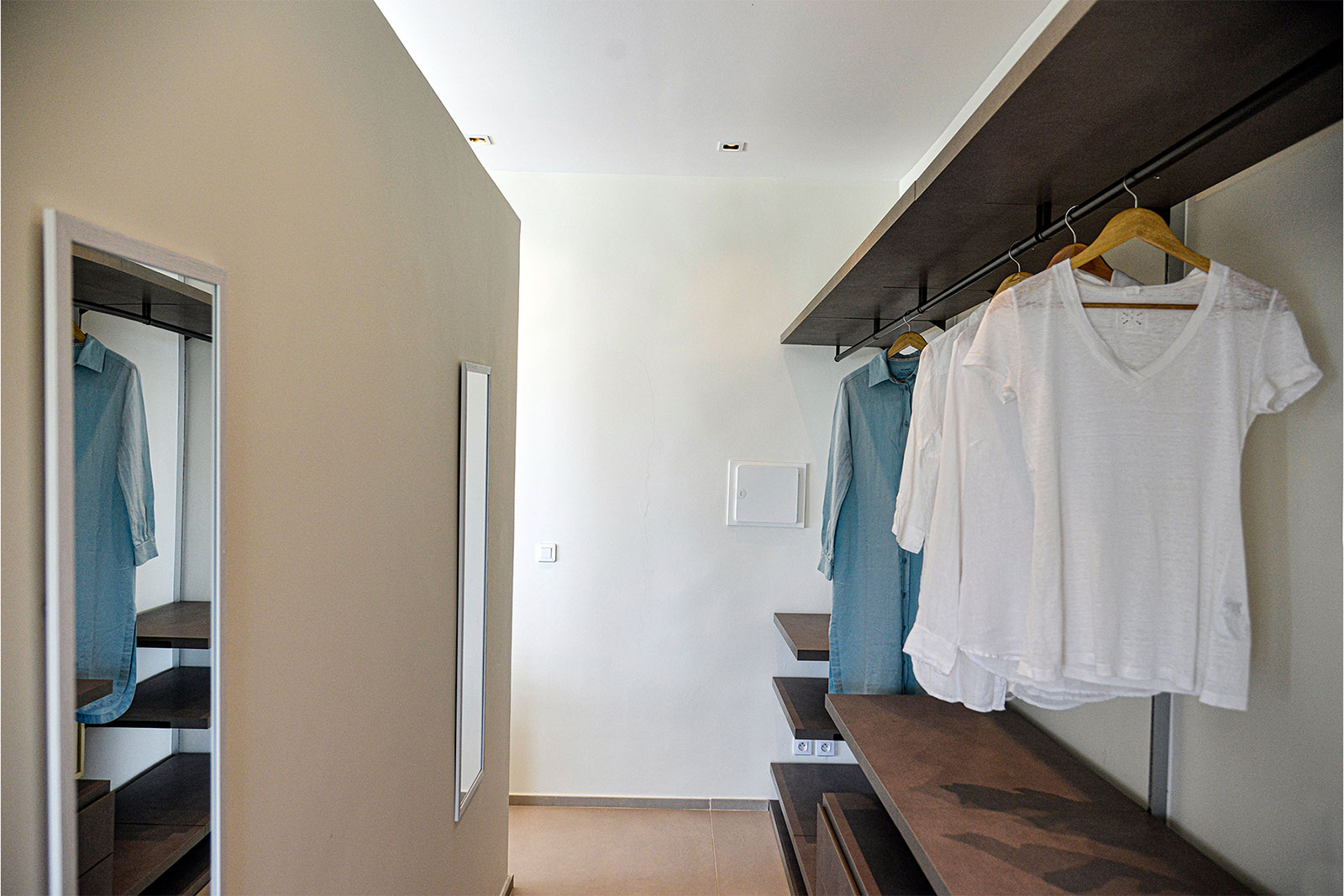 Maya_Luxe_Luxury_Villas_St_Martin_31-EspritdelaMer-Bedroom1_closet