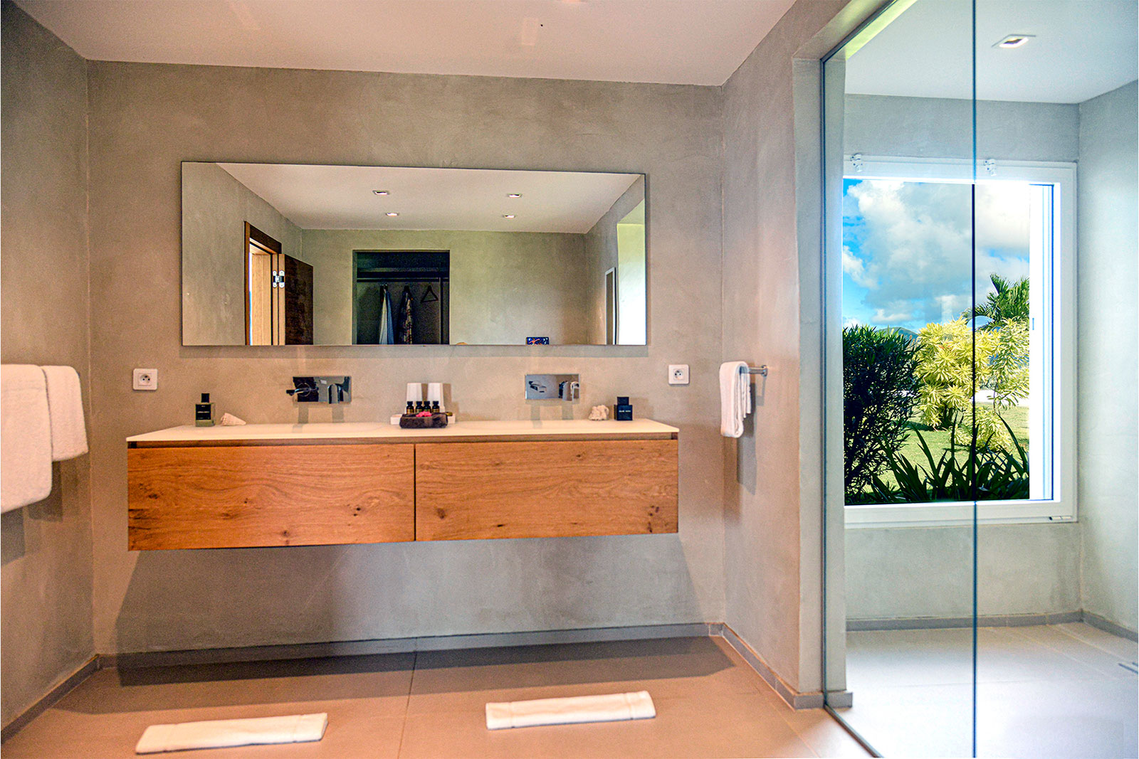 Maya_Luxe_Luxury_Villas_St_Martin_35-EspritdelaMer-Bathroom2.jpg