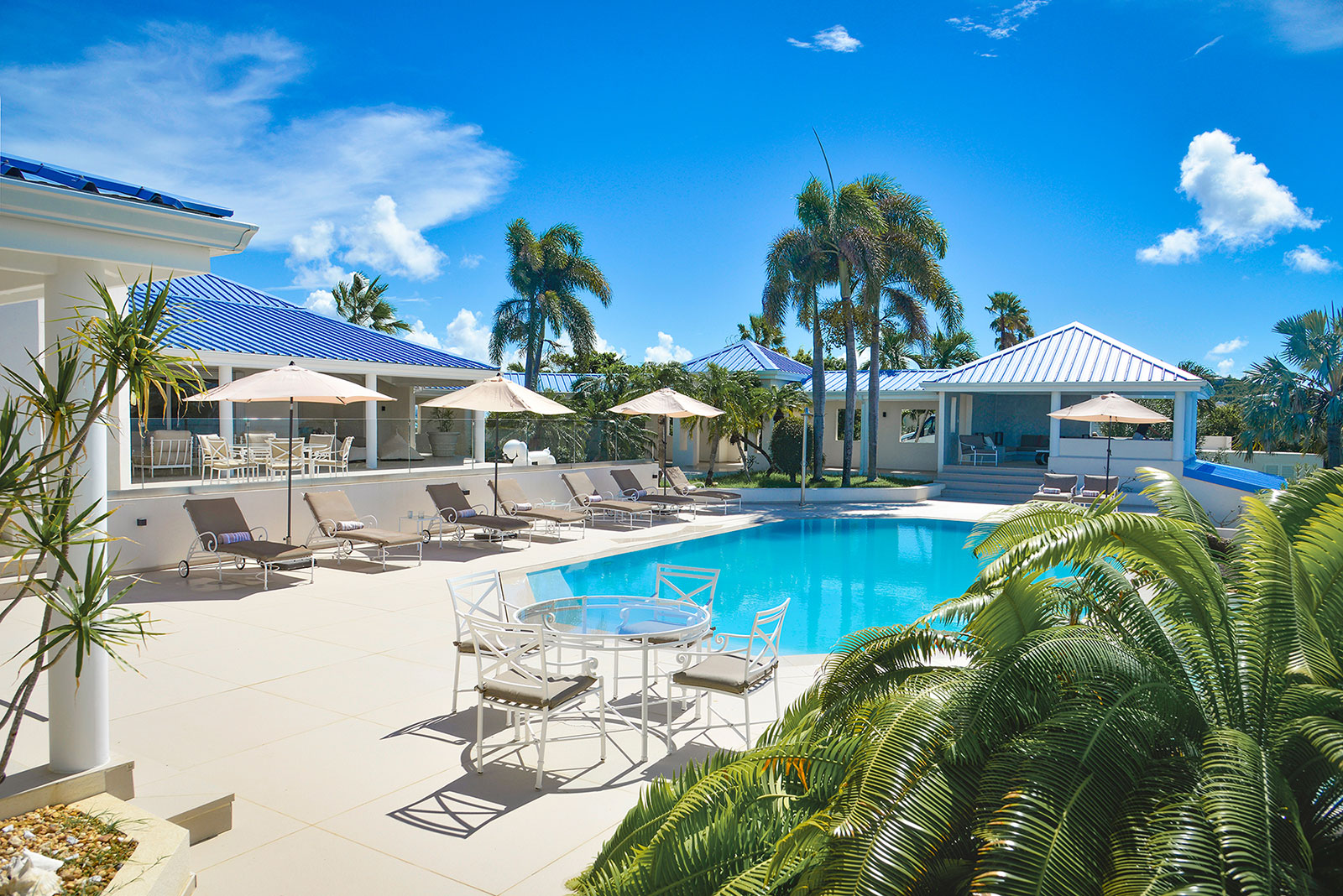 Maya_Luxe_Luxury_Villas_St_Martin_4-EspritdelaMer-Pool