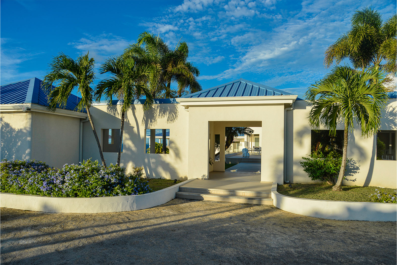 Maya_Luxe_Luxury_Villas_St_Martin_48-EspritdelaMer-Entrance