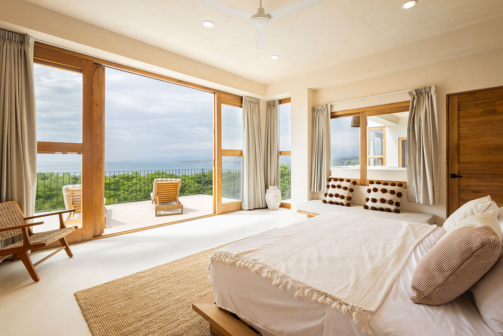 Oaxaca_Luxe_Luxury_Villas_Experiences_Puerto_Escondido_Casa_Taco_Champagne_27