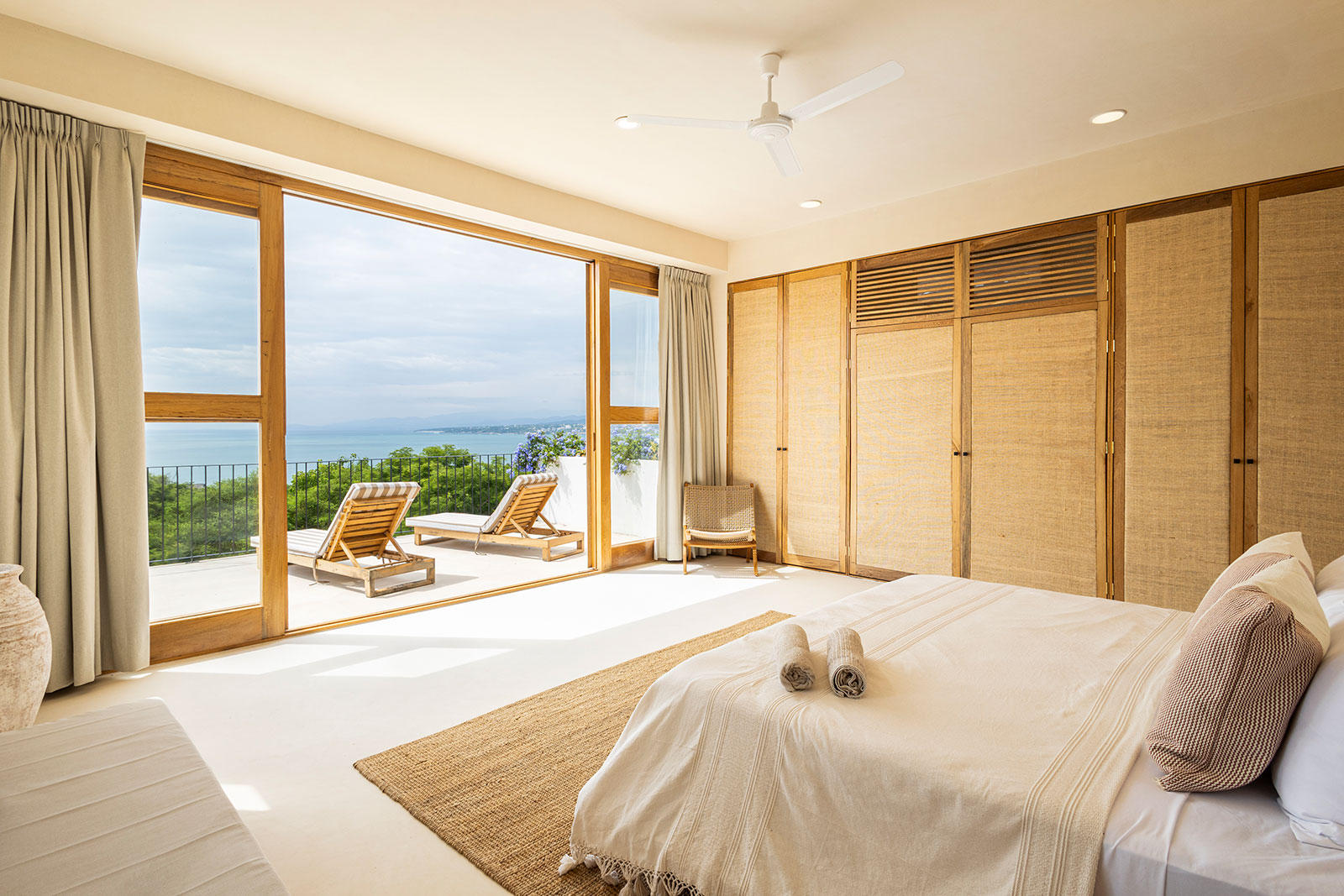 Oaxaca_Luxe_Luxury_Villas_Experiences_Puerto_Escondido_Casa_Taco_Champagne_31