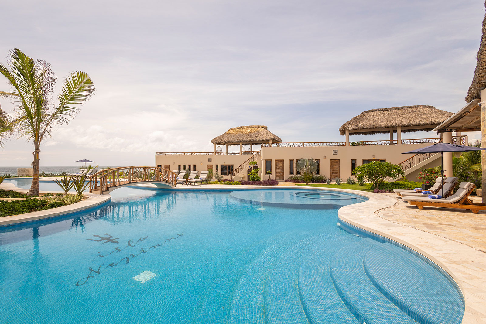 Oaxaca_Luxe_Luxury_Villas_Experiences_Puerto_Escondido_Isla_Neptuno_3