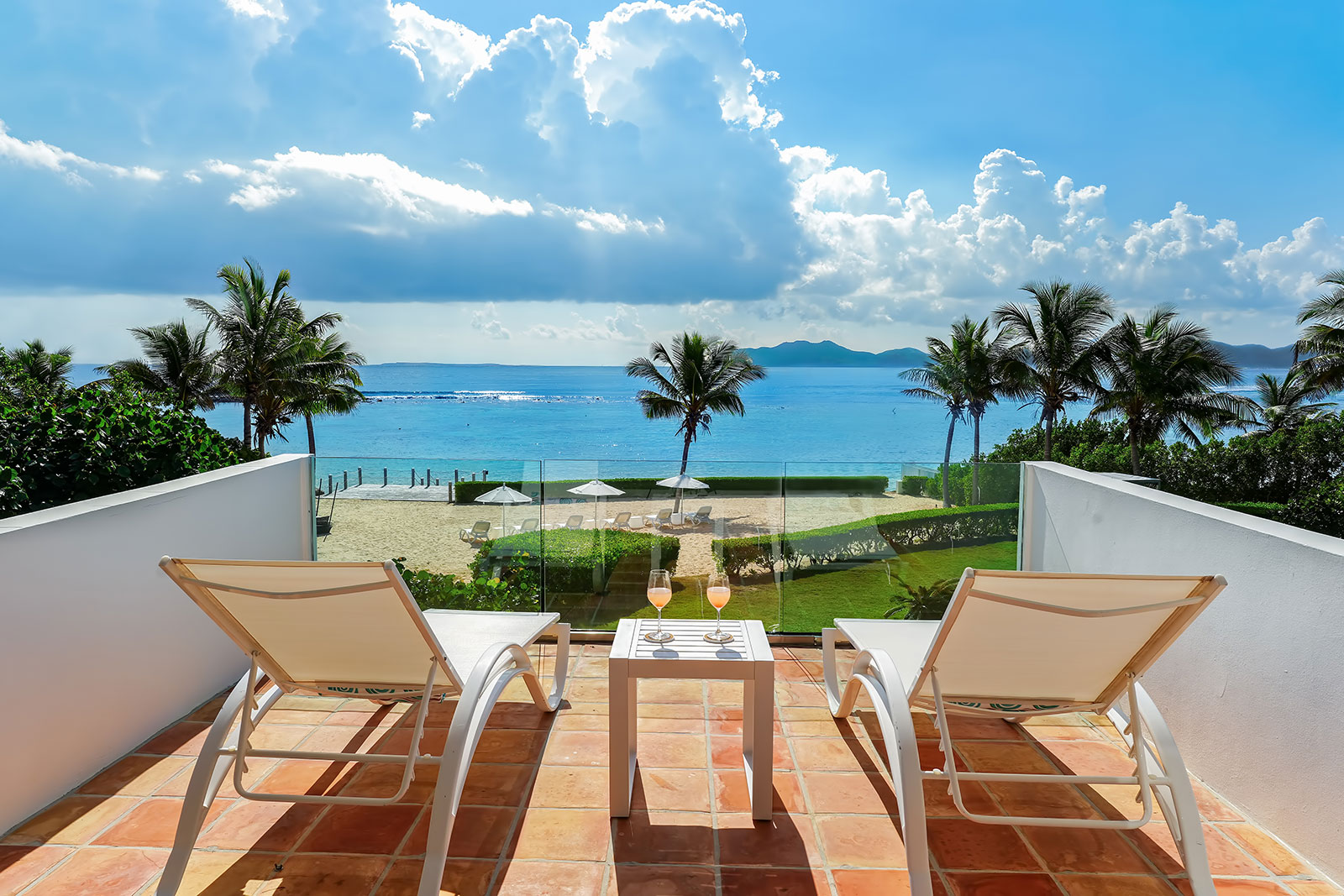 Maya_Luxe_Luxury_Villas_Experiences_Aguilla_Indigo_Indigo-Master-balcony-300dpi