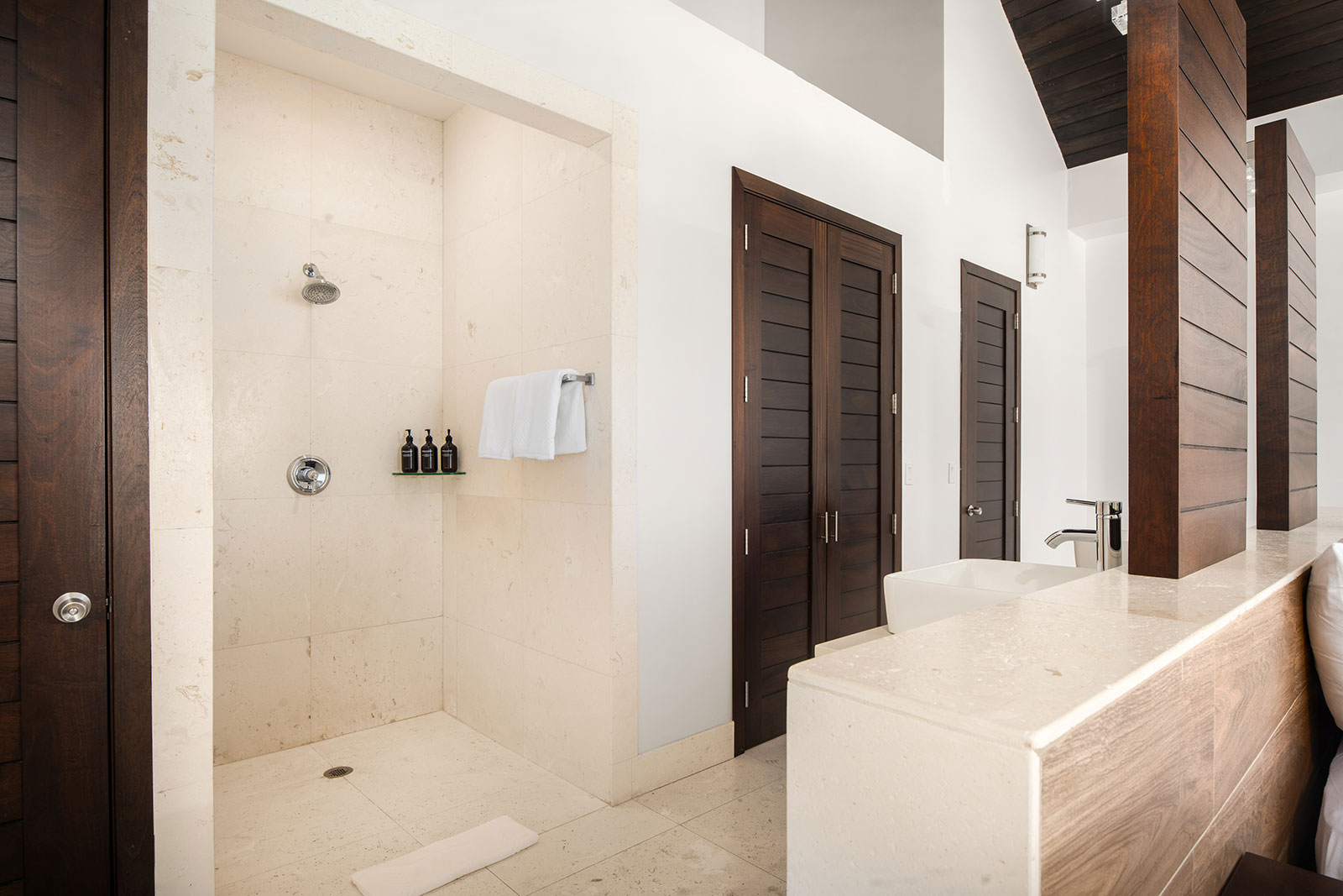 Maya Luxe Luxury Villas Experiences Turks Caicos Sandpebble 12